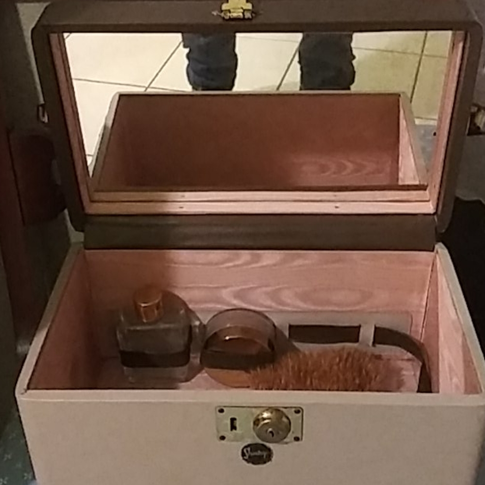 Shortstop Vintage Vanity Traincase - image 3